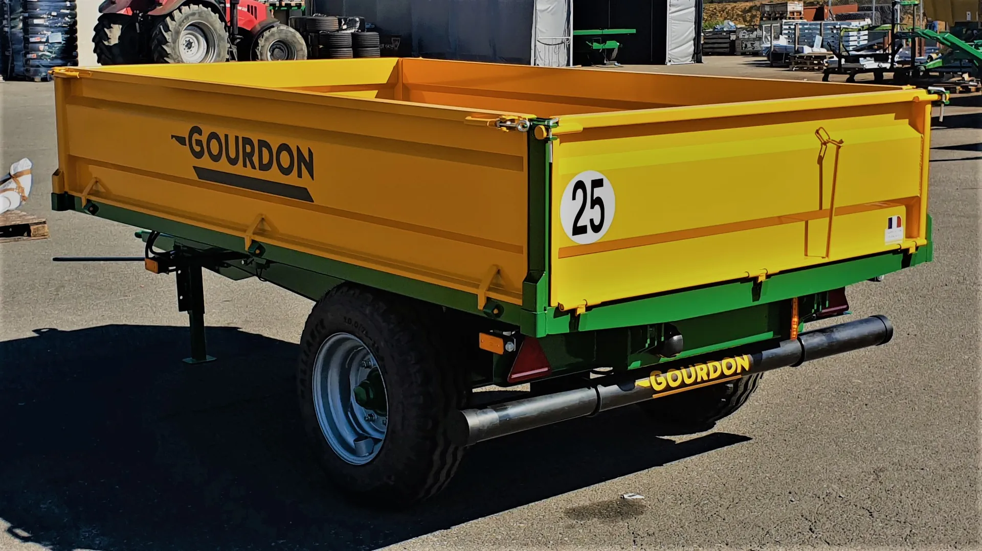 Remorque fourgon fermée 1300 kg